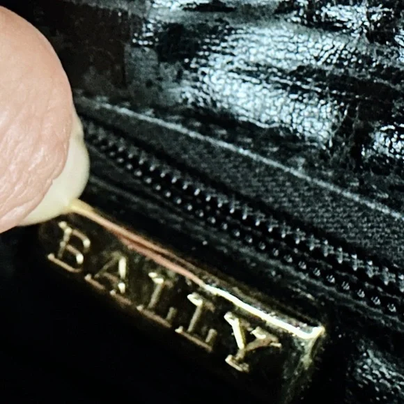 Vintage Bally Patent Leather Bag (authentic) - Picture 5 of 7